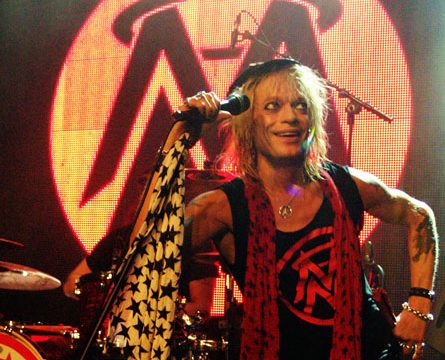 MICHAEL MONROE ISSUES BEST OF COMP!