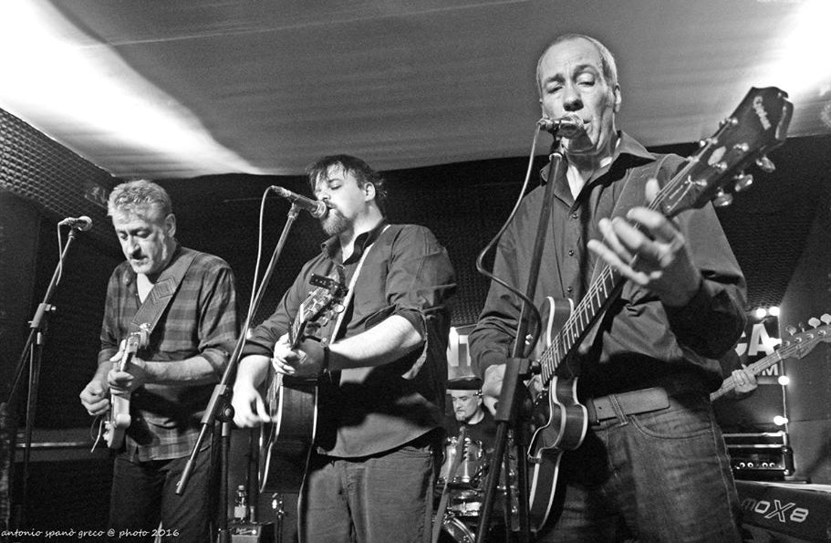 CHRIS CACAVAS PLAYS RARE U.K. SHOWS!