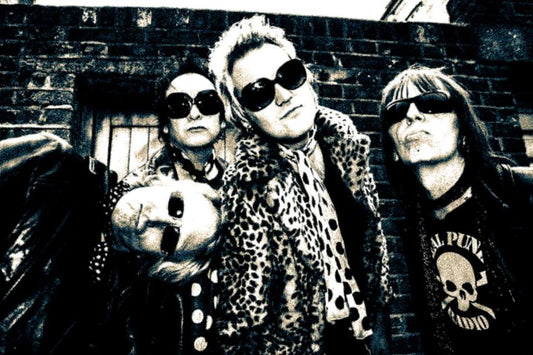 DeRELLAS GET THEIR FREAK ON!