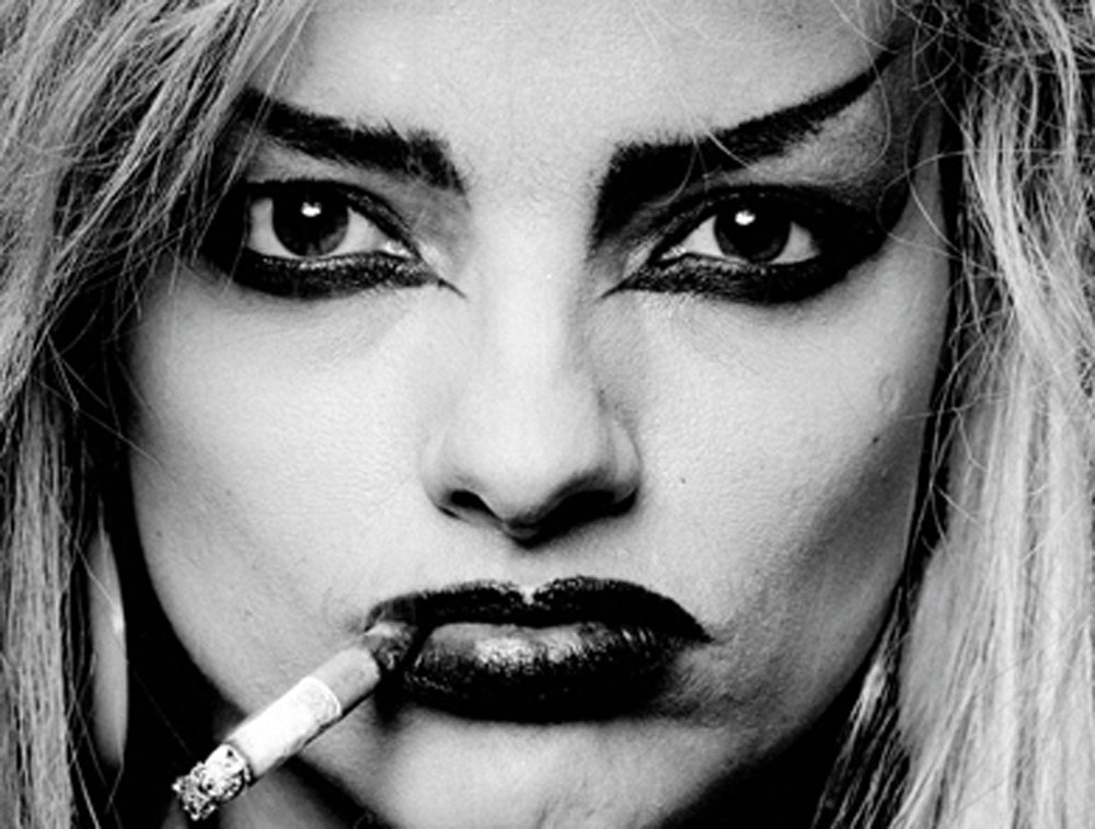 NINA HAGEN PLAYS RARE LONDON DATE!