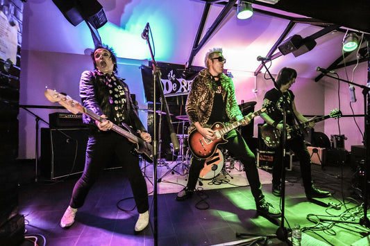 THE DERELLAS - FREAKSHOW A GO GO!