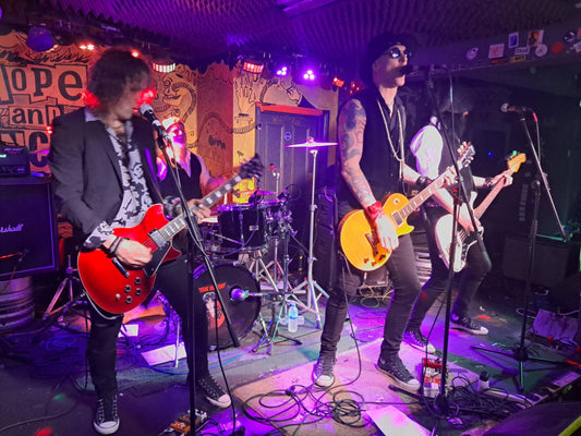 ALL GUNS BLAZING! LIVE REVIEW