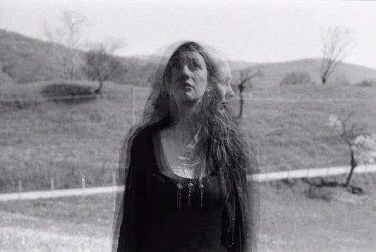 BLUES COMES CALLIN'...!