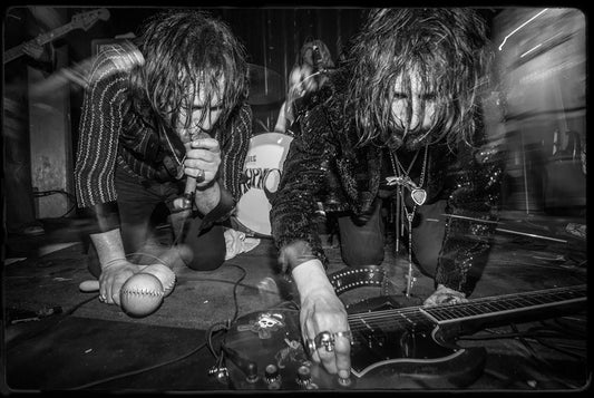 THEE HYPNOTICS HIT THE ROAD!