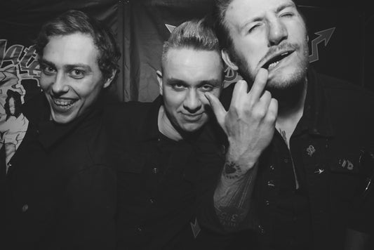 SEGREGATES GIVE IT 'HEAD!