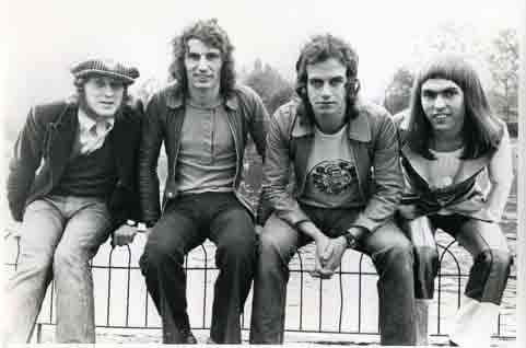 SLADE'S SLADEST HITS!