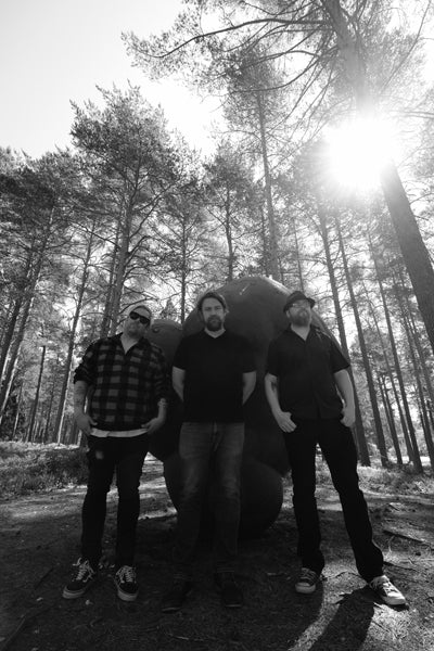 STATUES VIDEO EXCLUSIVE!