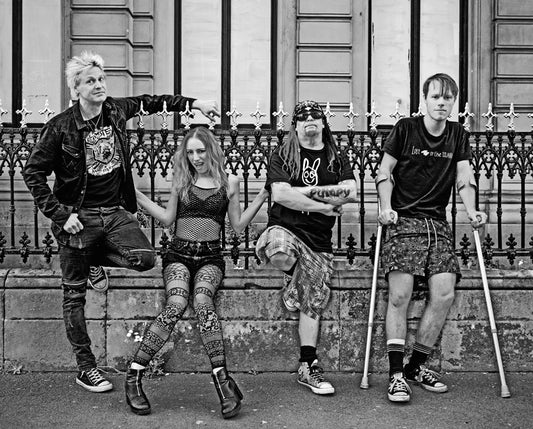 HEALTHY JUNKIES VIDEO EXCLUSIVE!