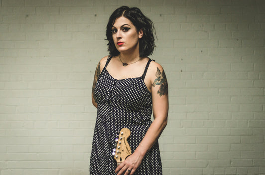 LOUISE DISTRAS ANNOUNCES SINGLE AND SHOWS!