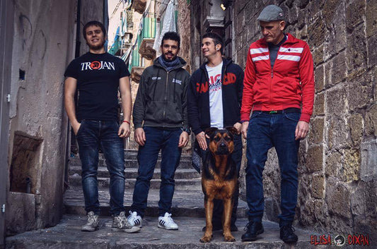 LOS FASTIDIOS READY FOR REVOLUTION!