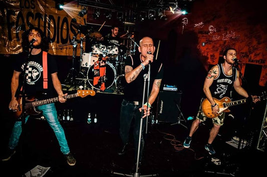 LOS FASTIDIOS MAKE JOYOUS RETURN!