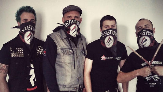 LOS FASTIDIOS GET SET FOR WINTER!