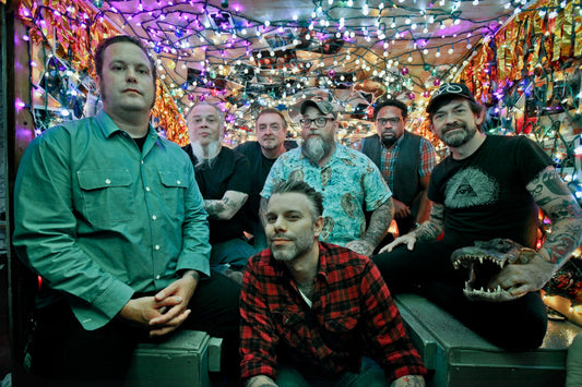 LUCERO PREMIERE BIG STAR COVER WITH VIVE LE ROCK!