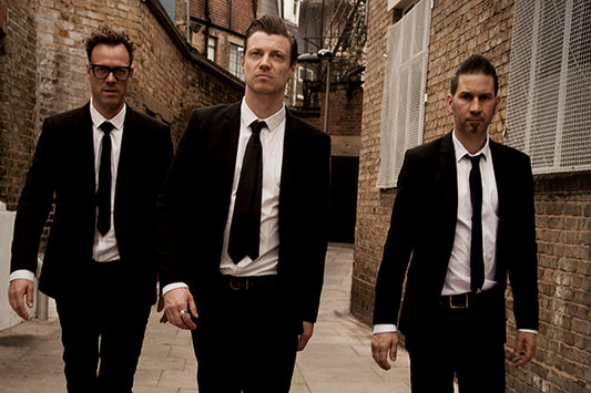 MOTHER'S LITTLE HELPER DISH OUT THE XMAS SPIRIT!