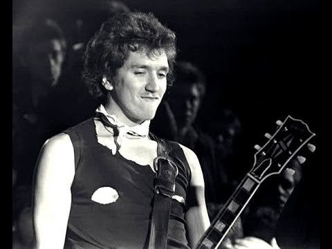 STEVE JONES TO PUBLISH AUTOBIOGRAPHY!